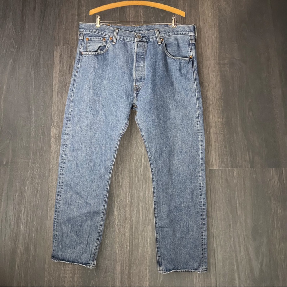 Levi’s Blue Jeans | Men’s 38x32 (Actual‎ Inseam 30)